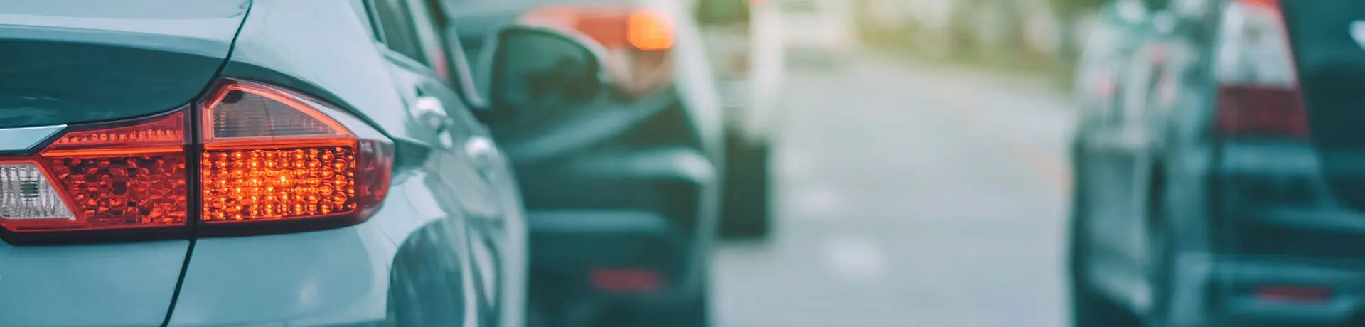 自動車で走っているイメージ